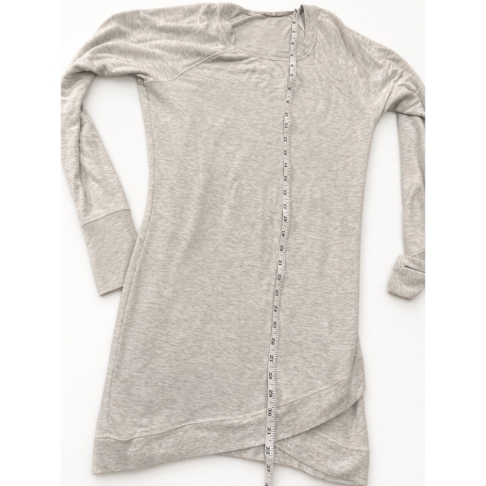 Athleta Gray Heathered Tulip Hem Long Sleeve Tunic Top Thumbholes XS - Picture 4 of 6